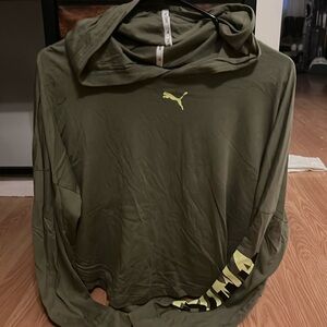 LIKE NEW Puma cropped long sleeve